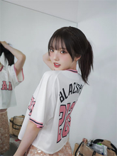 なんという透明感…本田真凜、“BLACK PINK×巨人”オフショットを披露「ほんとにアイドルすぎる」