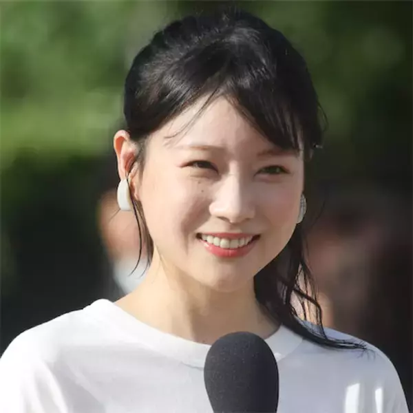 重盛さと美、36歳で挑んだ「1500万円自費写真集」が増刷の快挙 “1000点のヒップ”に大反響