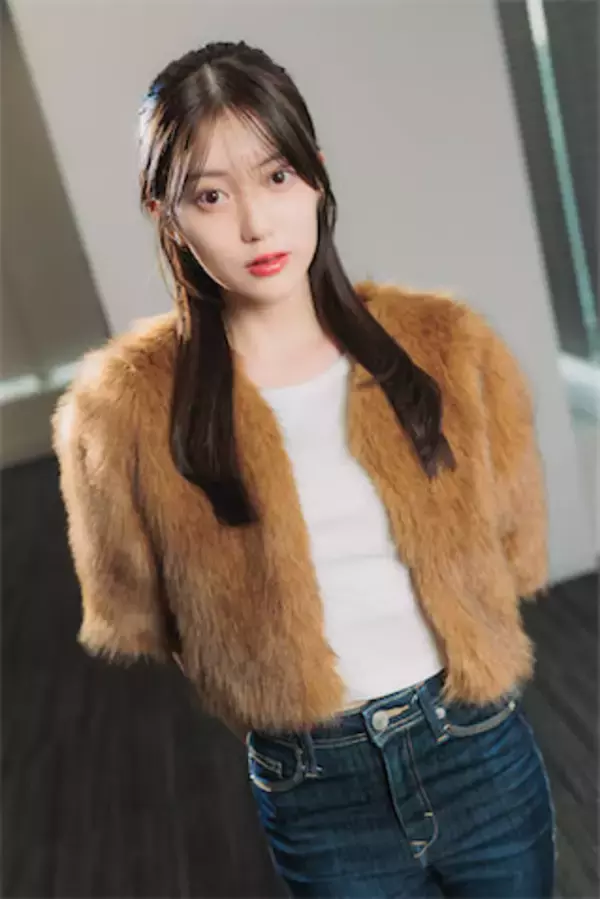 「令和の爆美女」中野恵那、美貌の裏は「週5ラーメンと24時間ゲーマー」