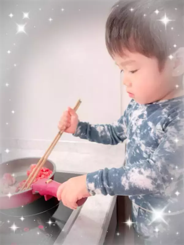 平愛梨、2歳四男の‟イヤイヤ期”ショットを公開「バタバタな朝でも成長感じられた日」