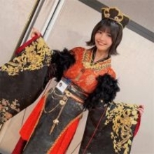 "童顔×高身長"グラビアモデル・南あみ、閻魔様コスプレ披露「カッケェ〜〜！！！」