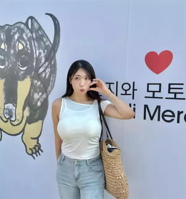 40歳"美しすぎる気象予報士"、スタイル映える白タンクトップ姿にうっとり「美しい」「かわよ！」