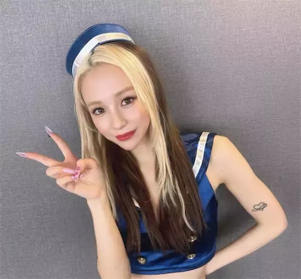 『ラヴ上等』“Baby” ユリア、K-1ラウンドガール姿に絶賛殺到「スタイル良すぎる」