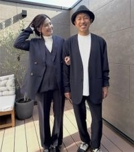 カジサック、美人妻と“腕組み”夫婦ショットを公開「美男美女」「ヨメサック可愛すぎです」