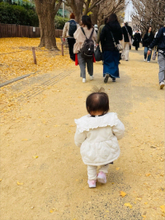 山本圭壱、1歳愛娘の"にこにこ散歩"ショットにファン悶絶「可愛すぎます!！」