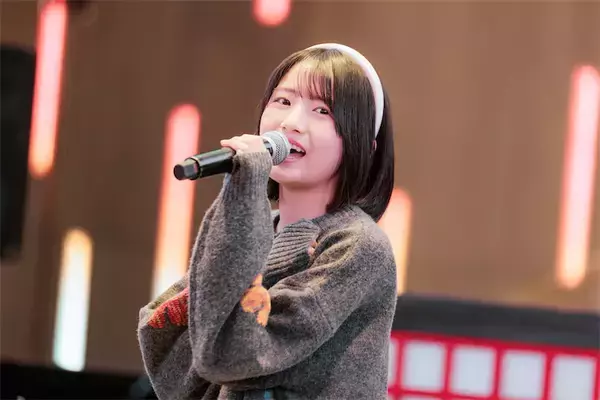 路上で出会った泣き虫シンガーは、どんな歌い手になったのかーー加藤結「ファンと一緒に生きてもがいてる」ライブの景色