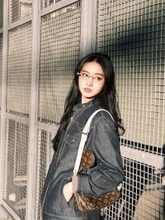 Koki,、姉・Cocomi撮影の“お散歩”ショット公開！洗練デニム×メガネコーデで魅せる