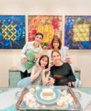 「まるでSATC！ アンミカ、田中みな実・若槻千夏・滝沢カレンとの豪華4ショット公開」の画像1