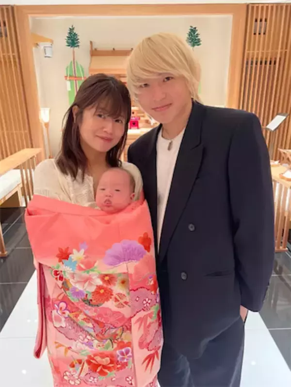 小林礼奈、次女の100日ショットに反響続々「素敵なファミリー写真」「めちゃ可愛い」