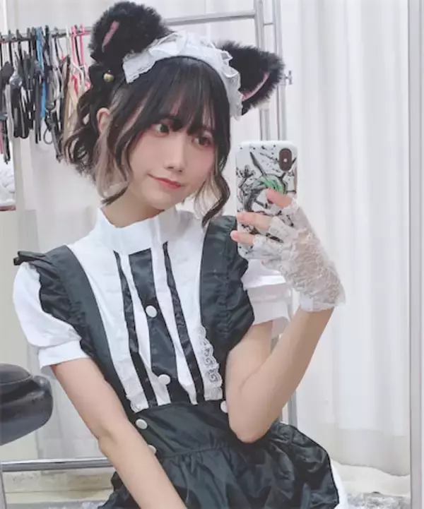コスプレだけかと思いきや…かれしちゃん、美尻を見せた"フェチ"猫耳メイド服ショット披露