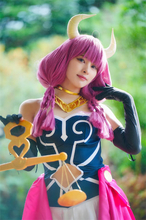 河出奈都美アナ、『葬送のフリーレン』アウラのコスプレに反響「完成度が凄い！」「可愛すぎる」