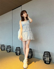 『めざましテレビ』27歳キャスター、“色白美脚”伸びるミニ丈ワンピ姿に「目の保養」