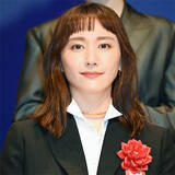 「新垣結衣、阿部寛…SNSをやらない俳優が支持される "発信しない時代"のスター戦略」の画像1