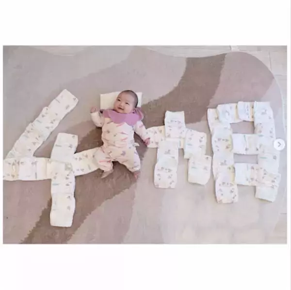 辻希美、次女”生後4か月”ショット＆寝返り報告「成長やぁぁぁぁぁ〜」