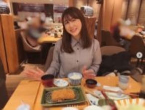 安めぐみ、井上和香との食事会ショット＆愛娘と水族館で癒しを満喫