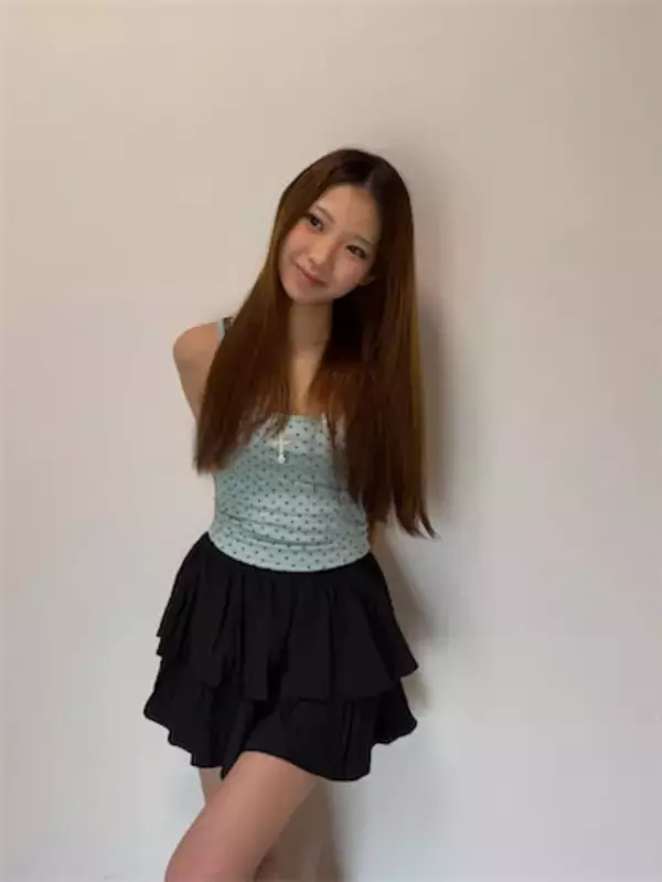 16歳JKモデル・こいろん、華奢ボディで着こなす"甘辛コーデ"に「いつも通り美しいですね」