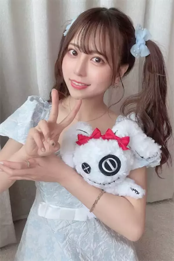 竹内星菜、幼少期と“同じポーズ＆構図”の比較ショット公開「変わらぬ可愛さ」