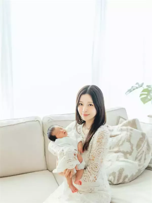 28歳美女インフルエンサー、愛娘のニューボーンフォト披露「とにかく可愛くて、愛おしくて」