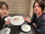 「6歳年下夫と結婚7年目を迎えた『あいのり』桃、ホテルでの食事に感動」の画像1