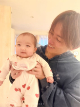 「希空が撮ってくれた」杉浦太陽、次女・夢空ちゃんを抱っこした微笑ましい親子ショット公開