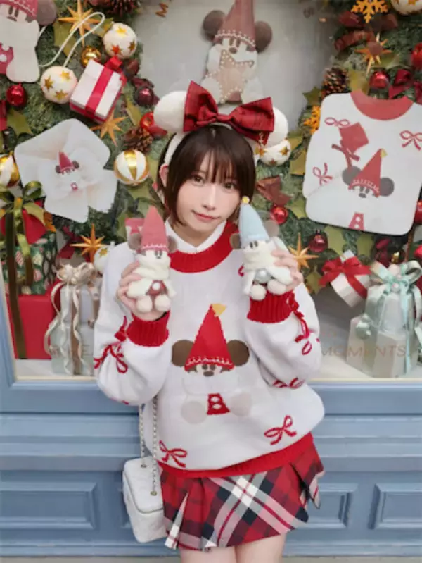 えなこ、クリスマス仕様の“ニット姿”で魅せた！「どうしてこんなに可愛いんだろう」「可愛さが溢れてる」
