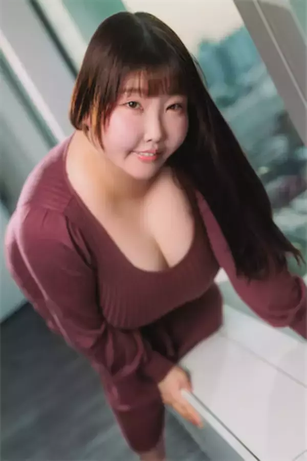 バスト129cmグラドル・ももせもも「二度見、三度見で軽トラが電柱に突っ込んじゃって」Mカップが巻き起こす衝撃