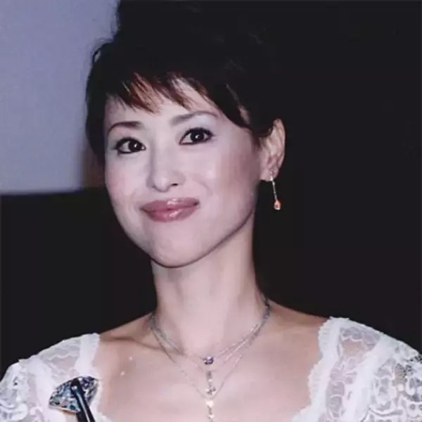 松田聖子、中森明菜に若者はなぜ熱狂するのか「昭和の歌姫」が令和に放つ"別格の輝き”の正体