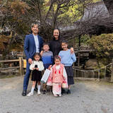 「夫はラグビー選手、四児の母・37歳元モデルが「七五三の家族ショット」を公開」の画像1