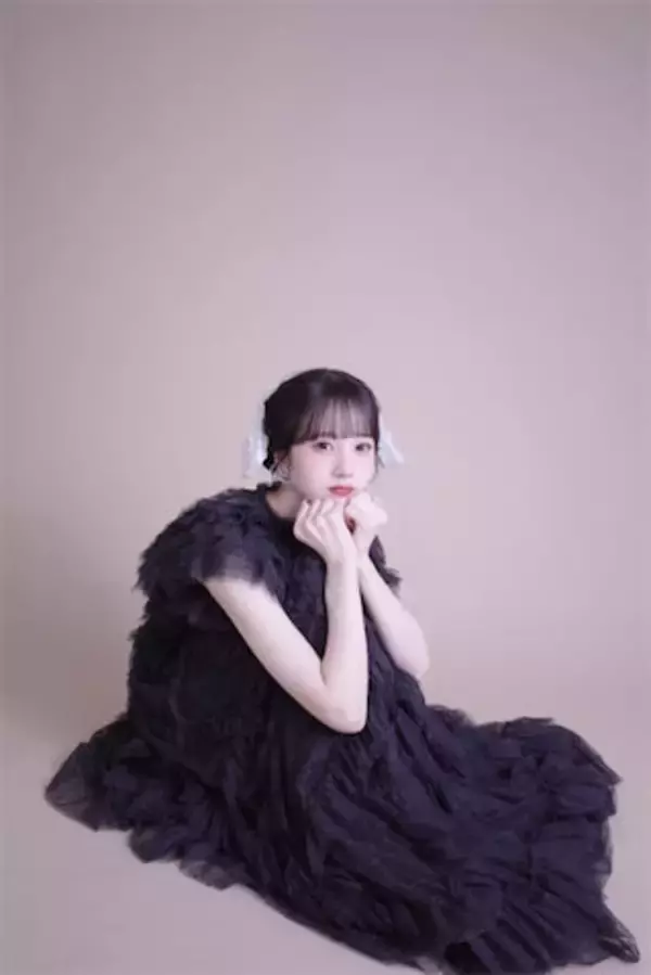 「姫になれた日」本田紗来、ブラック＆ピンクドレス姿に反響「ビジュ爆発してて尊い」