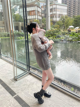 可愛すぎる元アイドルママ、0歳の我が子を抱っこ「食べてる間おねんねしてくれてた」