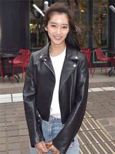 片岡凜、クールな革ジャン姿で23歳の誕生日を報告「心の温かい、いい女になります」