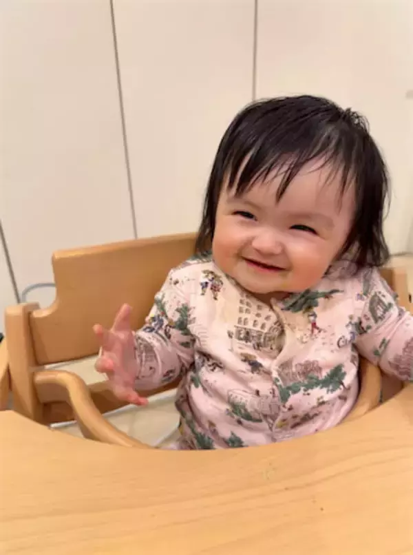 川崎希、次女・グーちゃん‟ベビーチェアデビュー”に感動「やっと食べられた」