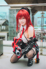 “令和最高NewTypeボディ”グラドル・小倉あずさの本気コスプレ「ムチムチ感の再現はワンサイズ小さい衣装で」