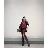 「アンミカ、全身ボルドーの"大人ワントーンコーデ"で美脚披露「憧れの女性」「脚長ーい」」の画像1