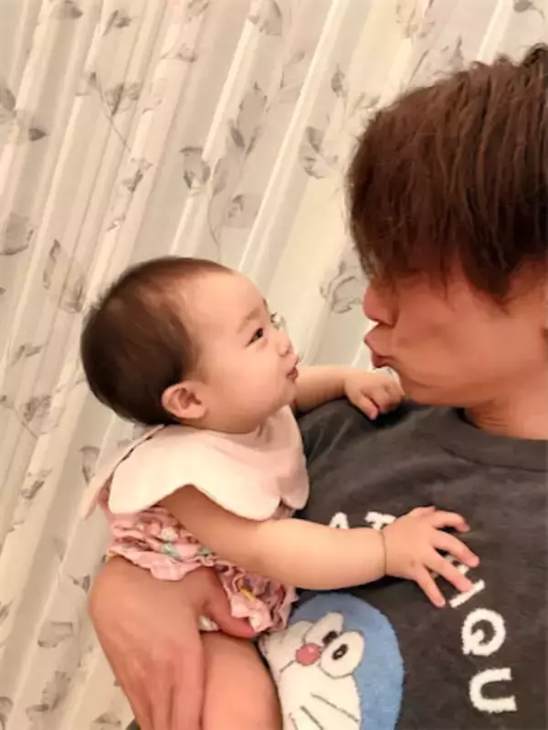 杉浦太陽、次女・夢空ちゃんと"う～"の口で見つめ合う親子ショット公開