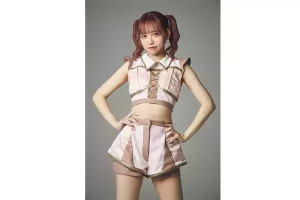 ONE BY ONE 戸田ころね、"ほぼ脚"の超次元スタイル写真に「アイドル界最高峰」と絶賛の声