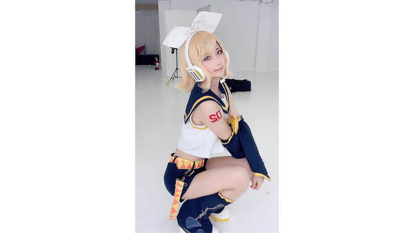 歌うコスプレイヤー 倉坂くるる 鏡音リンのコスプレが 可愛いの言葉しか出てこない 21年3月31日 エキサイトニュース