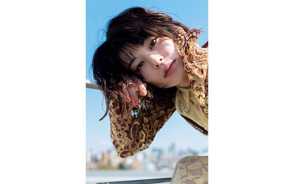 ゲスの極み乙女 さとうほなみが Flash グラビアに初登場 アンニュイな表情で魅せる 21年4月13日 エキサイトニュース