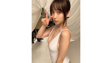 雑誌発売前から話題…伊織もえ、極上ボディを見せつけた水着オフショットが「神がかってます」