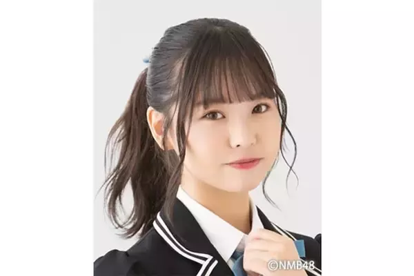『ヤンマガ』表紙に大抜擢・NMB48 本郷柚巴、柔肌バストのぞかせた「最強」水着オフショット公開