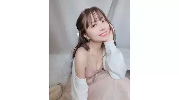 竹内星菜、おうちデート感あふれる美谷間ランジェリー姿が「無類の可愛さ」