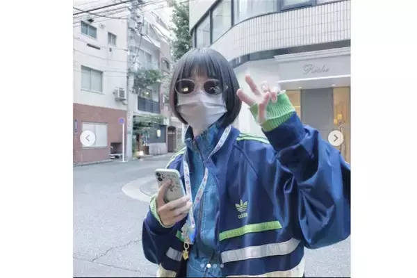 マスク＆サングラスでも即バレ？ あの、スタイルが際立つ私服ショット 
