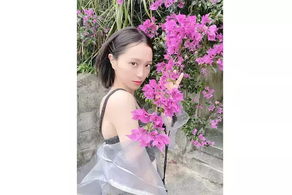 ＝LOVE 野口衣織、1st写真集重版決定になめらか美肌の水着ショット放出「見る度に好きになる」