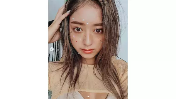 みちょぱ、キラキラメイクがキュートな貴重な"裸眼"自撮りショットが「衝撃的可愛いさ」