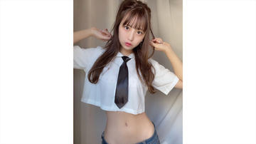 「砂時計並み」竹内星菜、抜群スタイルの"芸術級"くびれショット披露