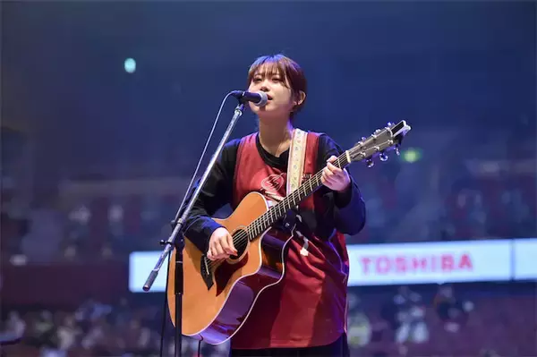 シンガーソングライターの原田珠々華がBリーグOP戦で歌唱、地元・川崎ブレイブサンダースへエール