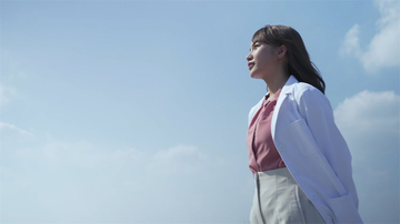 黒木ひかりが日本・シンガポール外交関係樹立55周年記念ムービー『ウルトラマン』に出演