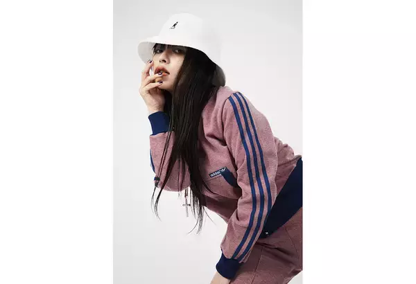 「人気声優・上坂すみれがラッパーファッションに着替えたら？【インタビュー＆オリジナルカット】」の画像