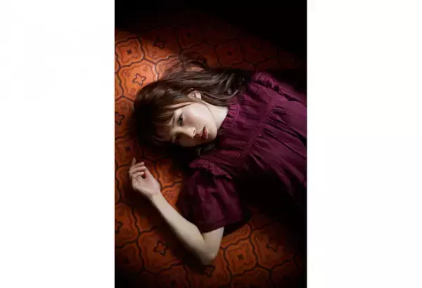 日向坂46・加藤史帆が過去最高の大人オーラで「blt graph.」表紙に初登場