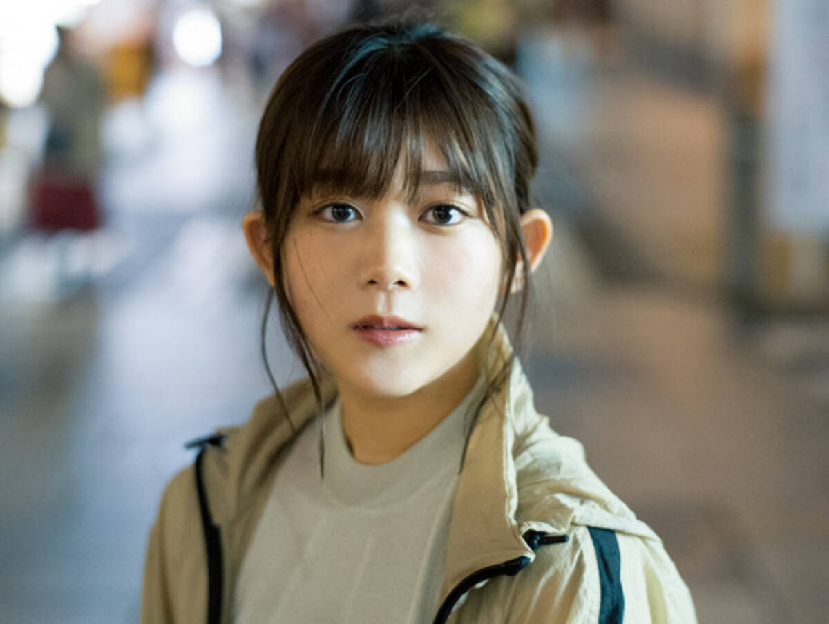 欅坂46 尾関梨香が夜のみなとみらいで大人っぽく進化 月刊エンタメ グラビアに登場 19年10月1日 エキサイトニュース